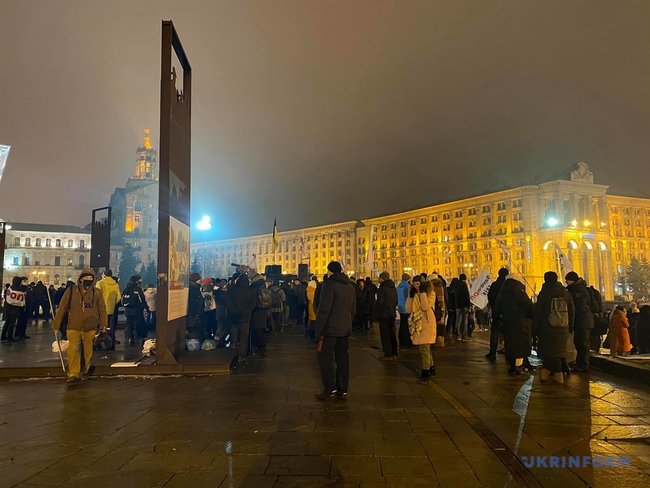 Кількасот мітингувальників-підприємців залишилися на Майдані 03