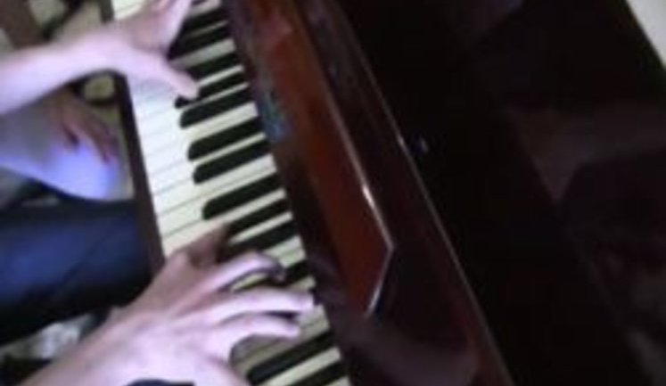 15-year-old Kharkiv native Mykola Miroshnychenko grew up skilled pianist despite disability and being refused by 19 music schools. VIDEO