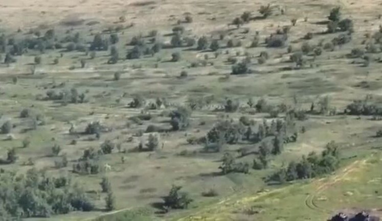 Company of Russians flees from its position under blows of units of Armed Forces. VIDEO