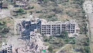 Пілоти винищувачів МіГ-29 двома авіабомбами AASM HAMMER зруйнували будівлю з російськими окупантами. ВIДЕО