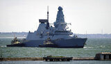 Командира британського корабля HMS Defender Оуена нагороджено нагрудним знаком "Захиснику України"