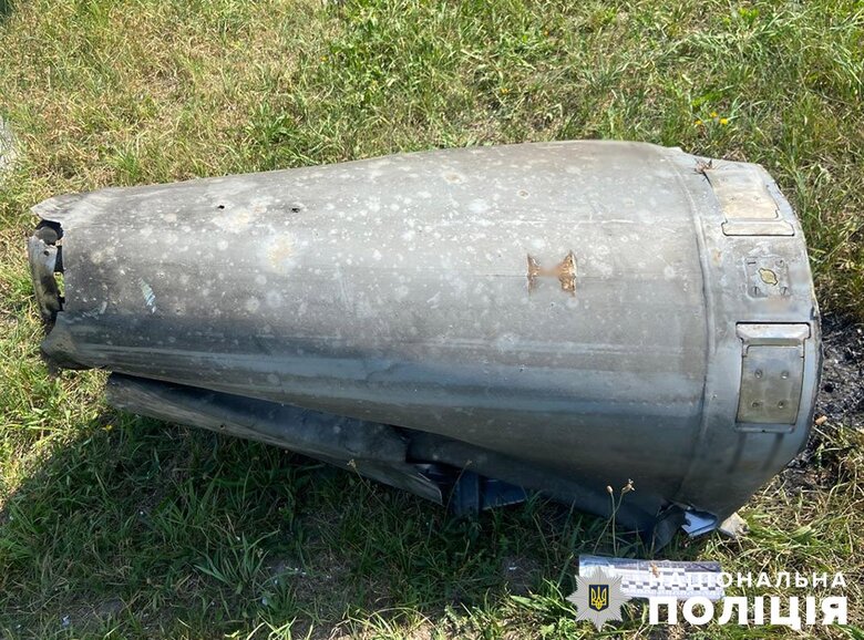 На Житомирщині після атаки РФ виявили та знищили понад десяток ворожих касетних боєприпасів