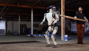 Google продает Boston Dynamics, которая бьет своих роботов. ВИДЕО