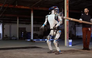 Google продает Boston Dynamics, которая бьет своих роботов. ВИДЕО