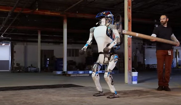 Google продает Boston Dynamics, которая бьет своих роботов. ВИДЕО