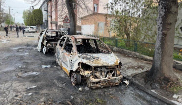 Вследствие атаки РФ на Ривненщину ранены пять человек, повреждены дома и автомобили. ФОТО