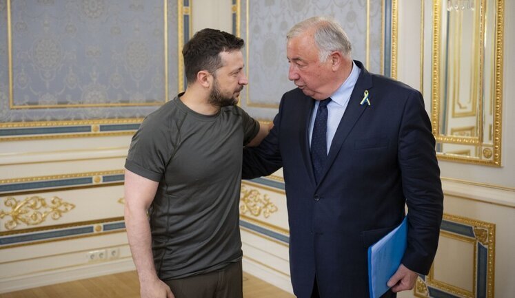 Thanked France for intention to rebuild Chernihiv region - Zelensky held talks with speaker of French Senate Larcher