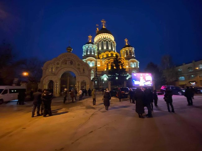 У Харкові розпочалася церемонія прощання з Кернесом 05