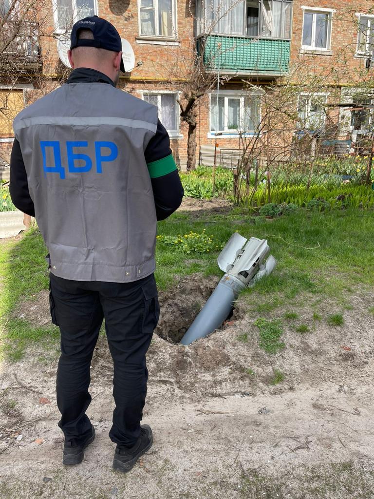 Катували і розстрілювали з танків. ДБР документує, як окупанти знищували Тростянець і його жителів 03
