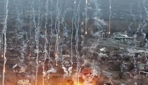 Окупанти бомбардують Костянтинівку запалювальними боєприпасами і цілеспрямовано нищать уцілілих мешканців міста. ВIДЕО