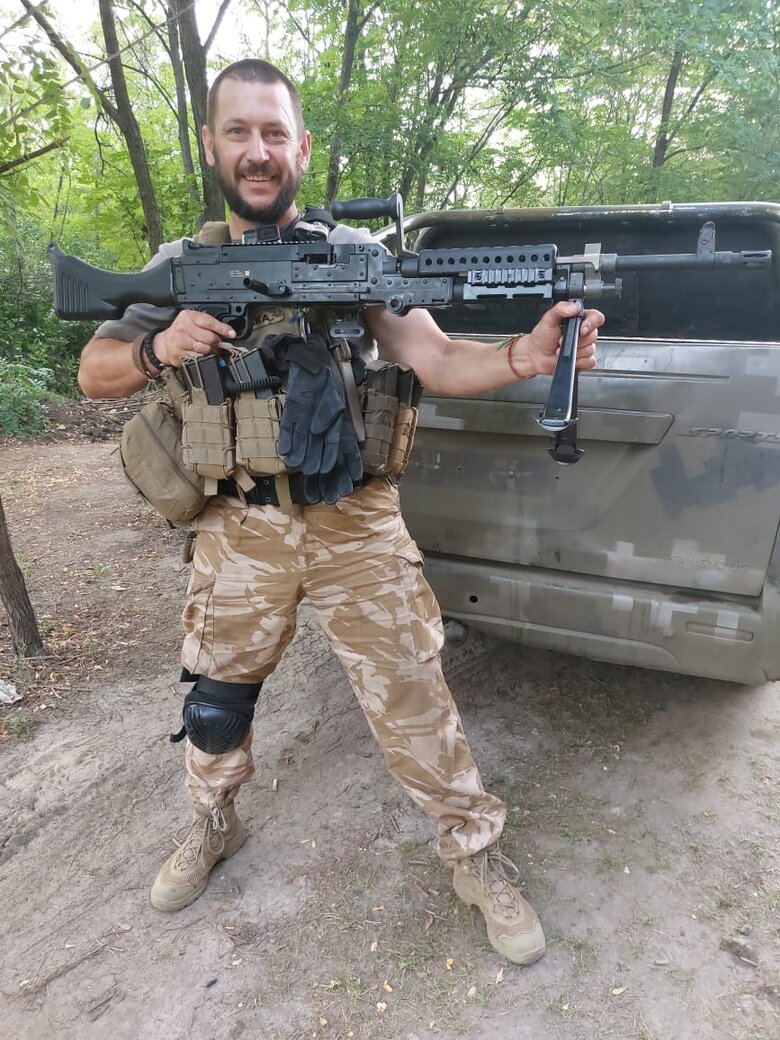 Кіборг Сергій Кирик: У Роздольному росіяни штурмували танками, сучасними БМП-3. Хлопці не боялися, з РПГ вилазили з окопів, робили по 8-9 пострілів - і вони зупинялись 14