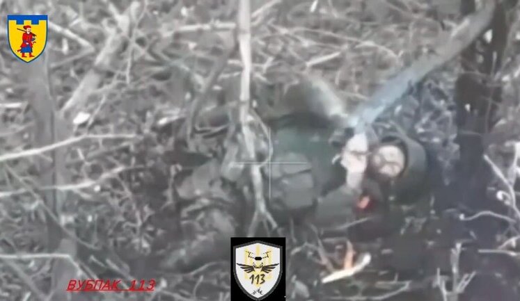 Раненый российский захватчик без ног заложил себе гранату под голову и подорвался. ВИДЕО
