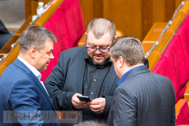 Присяга Аксенова под крики Ганьба!, беседа Власенко и Шуфрича, сообщение Шахову: Сергуня камасутру забрать? Или будешь изучать?, - работа ВР 19 мая 11