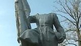 На Львовщине вандалы обезглавили памятник советским воинам-освободителям. ВИДЕО.