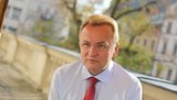 Садовый призвал начать осенние каникулы в школах Львова с 19 октября