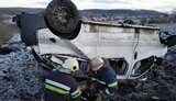 Мікроавтобус злетів у кювет і перекинувся на Харківщині: один пасажир загинув, вісім осіб травмовано. ФОТОрепортаж