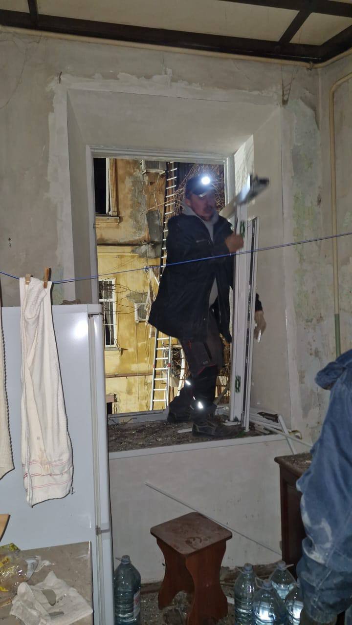 Масований удар по Одесі: влучання у будинки