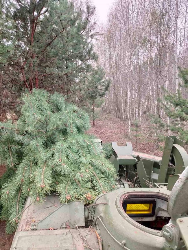 В тушении пожара в Чернобыльской зоне участвует 9 единиц специальной инженерной техники ВСУ 09