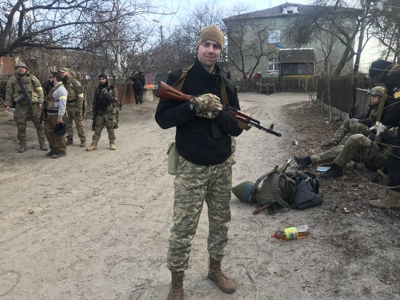 Боєць із позивним Хмара, який на війні втратив очі: Якби хтось підійшов і сказав: Віддай мені дві ноги нижче колін, а я тобі – праве око, я б відповів: Не питання! 06