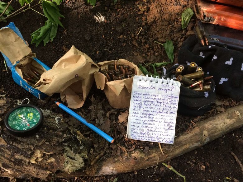 Бойовий медик Олександр Волков – про реалії війни: Знявши з ноги командира берці, побачив, що фаланги пальців повністю перебиті. Але він тримався достойно… 06 Бойовий медик Олександр Волков – про реалії війни: Знявши з ноги командира берці, побачив, що фаланги пальців повністю перебиті. Але він тримався достойно… 06