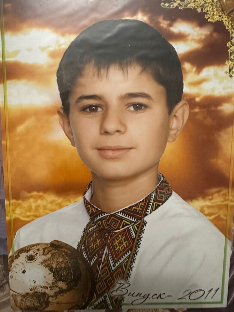 Кохана Героя України Дмитра Коцюбайла - ДаВінчі Аліна Михайлова: Він заводив своїх у підвал. І заходив останнім. Саме в цей момент прилетів снаряд 09