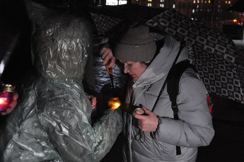 День Гідності та Свободи: у центрі Києва вшанували пам’ять Героїв Небесної Сотні 15