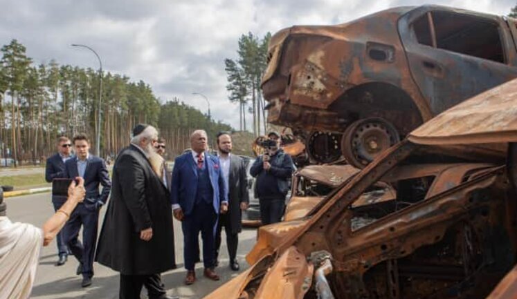 Trump’s spiritual adviser Pastor Burns arrives on visit to Ukraine. PHOTOS