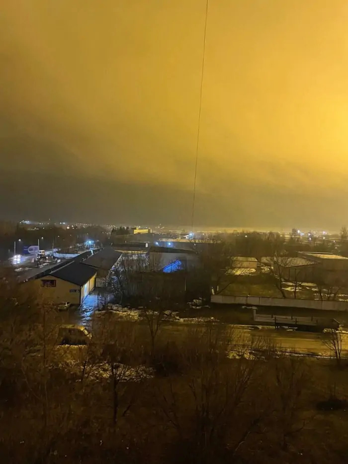 В Подмосковье горел металлургический завод 01