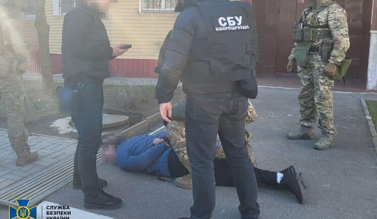 Ліквідовано підпільний кол-центр, який видурював гроші у громадян ЄС, - СБУ. ВІДЕО+ФОТОрепортаж