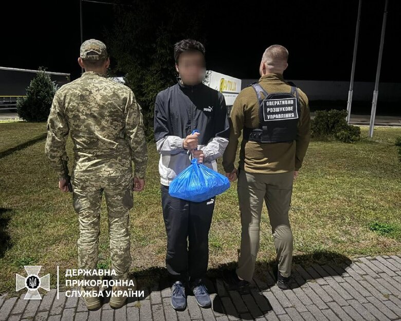 Прикордонники затримали чоловіка, який хотів втекти з України