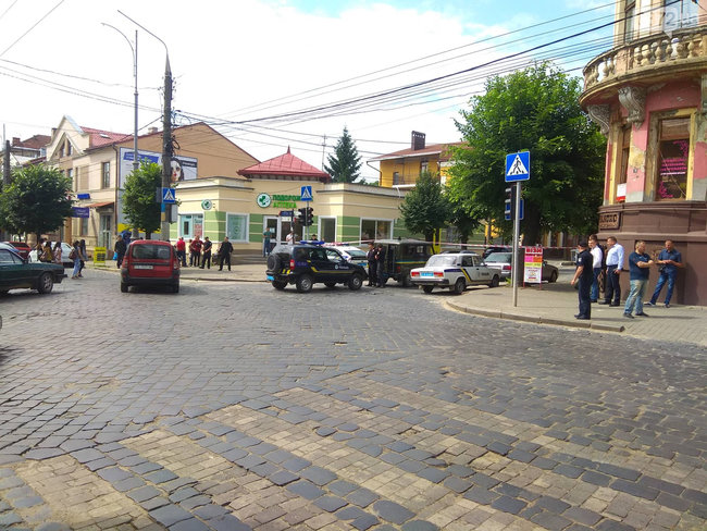 Возле здания СБУ в Черновцах прогремел взрыв 01
