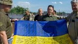 порошенко привіз допомогу військовим