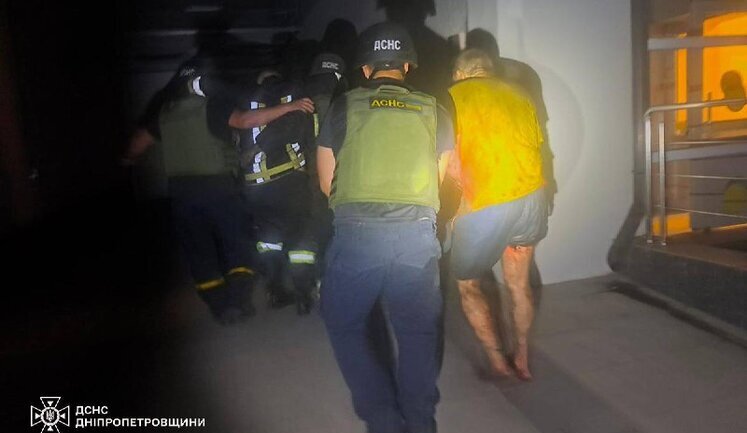Occupiers hit firefighters with drone during fire response in Nikopol: 3 SES workers and 2 civilians injured. PHOTOS
