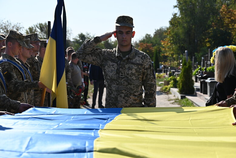 Із загиблим воїном штурмової роти 59-ї бригади Володимиром Іщенком попрощалися у Києві 31