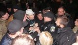 Поліція не дала групі людей встановити намет на Майдані Незалежності. ВІДЕО+ФОТОрепортаж