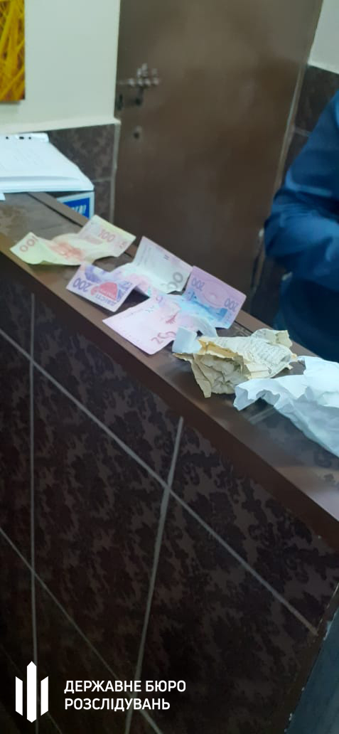 ГБР задержало сотрудника мариупольского СИЗО, наладившего продажу каннабиса арестованным 03