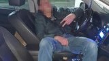 Пьяный водитель в Ривном попытался прикинуться спящим, чтобы полиция ушла. ФОТО