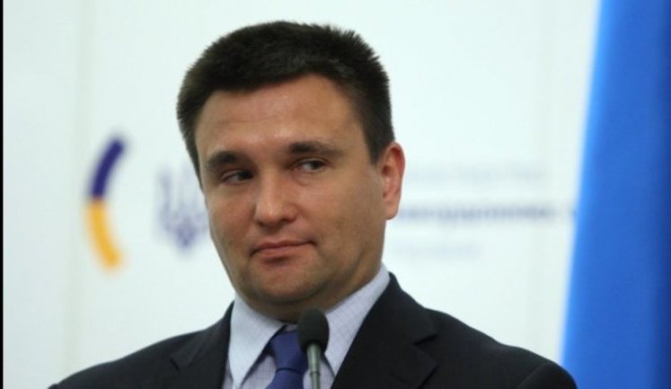 Foreign Minister Klimkin urges Ukrainians not to take Russian passports