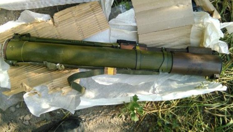 Четыре гранатомета и другое оружие найдены в схроне под Ясиноватой, - Нацполиция. ФОТОрепортаж