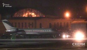 Зеленский прилетел в Киев из Омана почти через сутки после авиакатастрофы, - "Схемы"