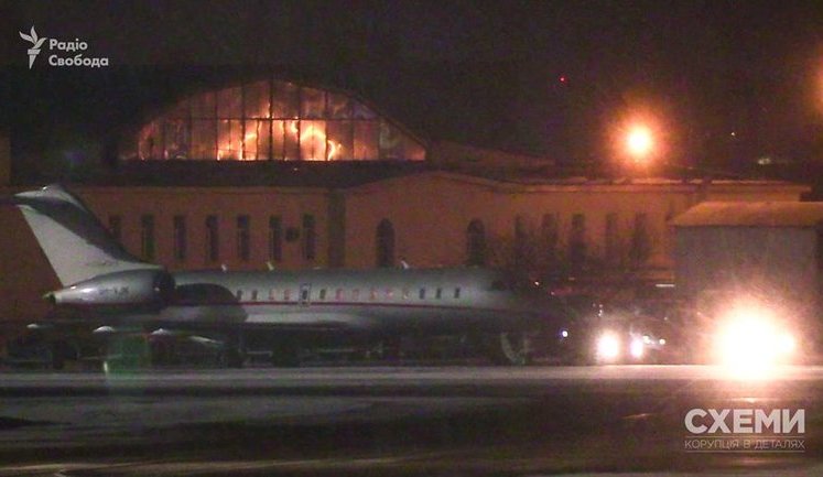 Зеленский прилетел в Киев из Омана почти через сутки после авиакатастрофы, - "Схемы"
