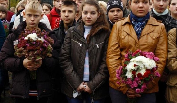 Сотни юных львовян поздравили ветеранов УПА: "Бороться до победы над всеми врагами Украины". ФОТО+ВИДЕО