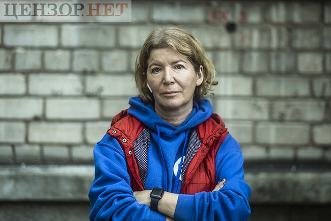 Волонтер Валентина Варава: Ми передали на фронт 71 автомобіль, а також десятки фур медичної гуманітарки для лікарень України. А в січні 20-го року Мінсоц виключив нас з Єдиного реєстру отримувачів гуманітарної допомоги 01