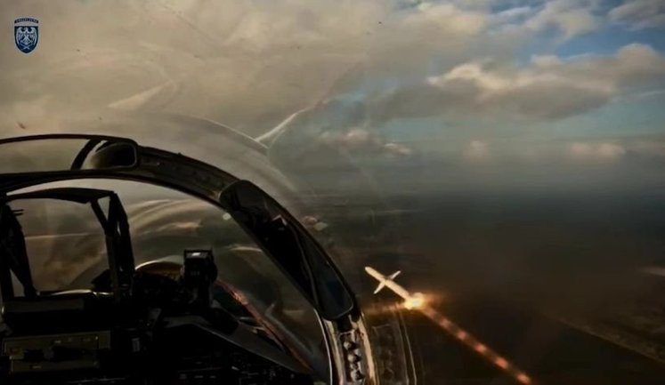 Crews of Su-27s from 39th Tactical Aviation Brigade destroyed gathering of occupiers. VIDEO