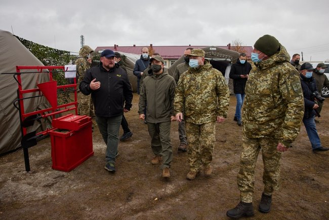 Зеленский посетил отделение пограничной службы Рассыпное на Луганщине 14