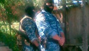 Бой в Одессе: Спецназ берет штурмом дом с вооруженными до зубов киллерами. ВИДЕО.