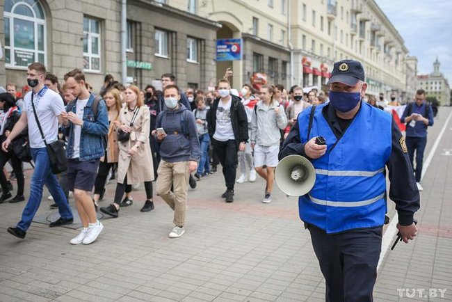 У Мінську студенти вийшли на протест: почалися затримання 04