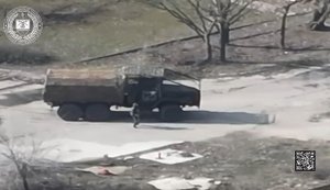 Дронарі ДПСУ знищили "гараж" з технікою ворога та уразили РЕБ і артилерію на Придніпровському напрямку. ВIДЕО