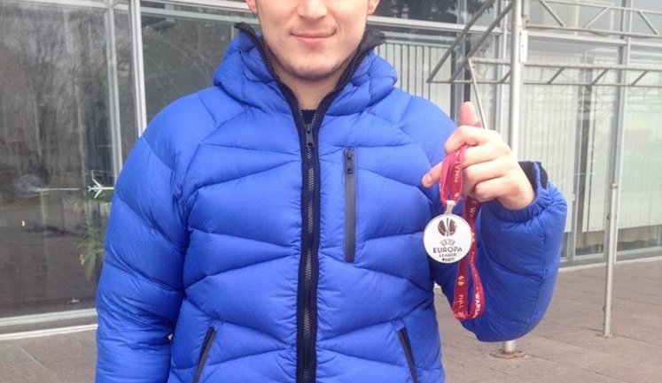 Europa League medal put up for auction: soccer player Zozulia set to help ATO soldiers. PHOTOS