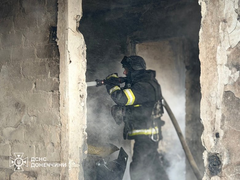 Удар БПЛА по Краматорску: ранены двое горожан, разрушения в центре